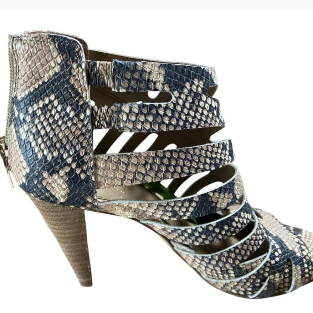 Vince Camuto High Heel Back Zip Peep Toe Snakeskin Shoes Booties Size 6.5 EUC